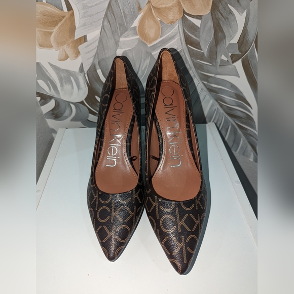 Brown heel - Picture 2 of 4